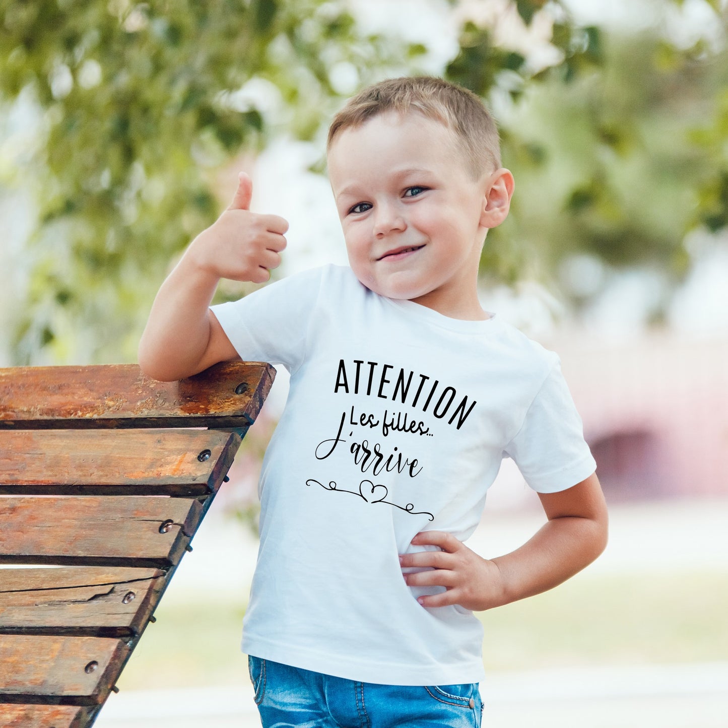 T-shirt enfant " Attention j'arrive"